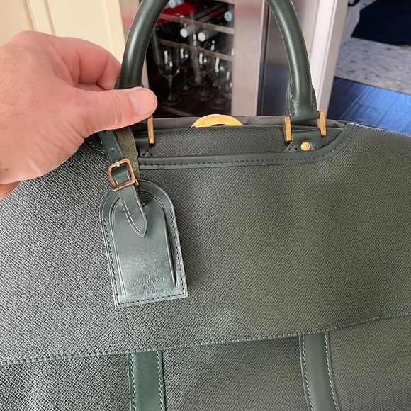 NOW AVAILABLE!! Louis Vuitton Green Taiga Kendall Garment Bag - Picture 13 of 15